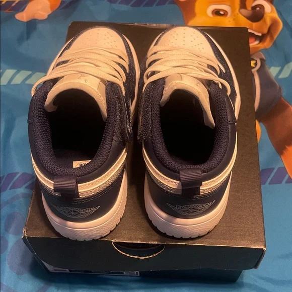 Jordan Kids Navy and White Sneakers - Picture 5 of 5